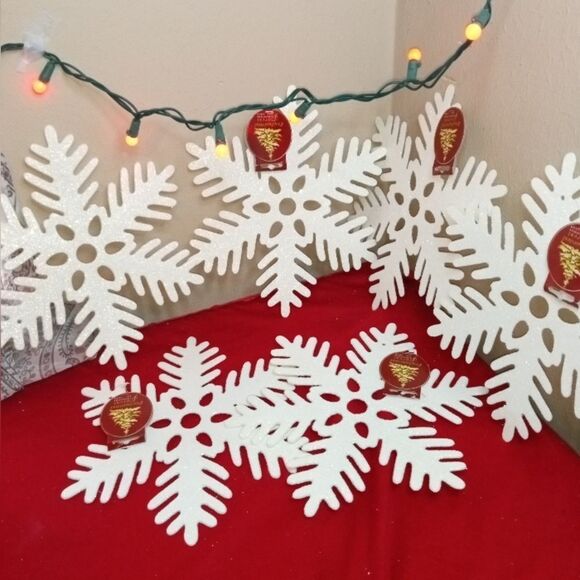 "2005" Enchanted Forest Glitter Snowflake (6) - Picture 1 of 5